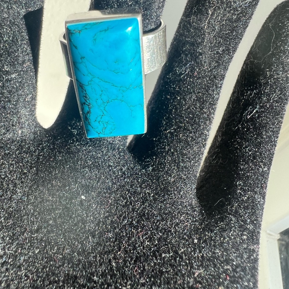 Hallmarked Mexico 925 size 9 adjustable turquoise ring .